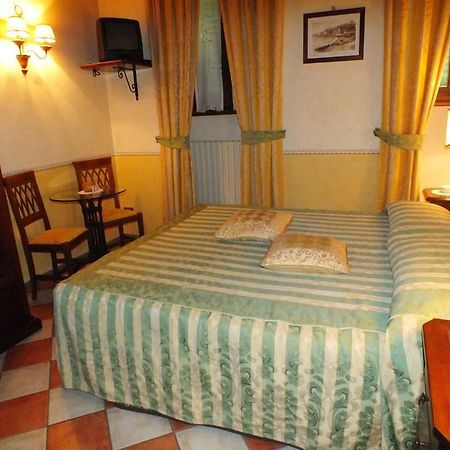 La Contrada Dei Monti Hotel Orta San Giulio Luaran gambar