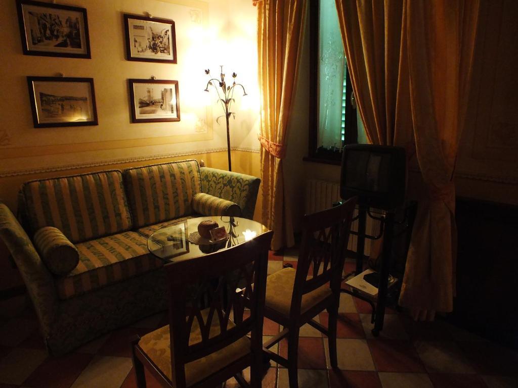 La Contrada Dei Monti Hotel Orta San Giulio Luaran gambar