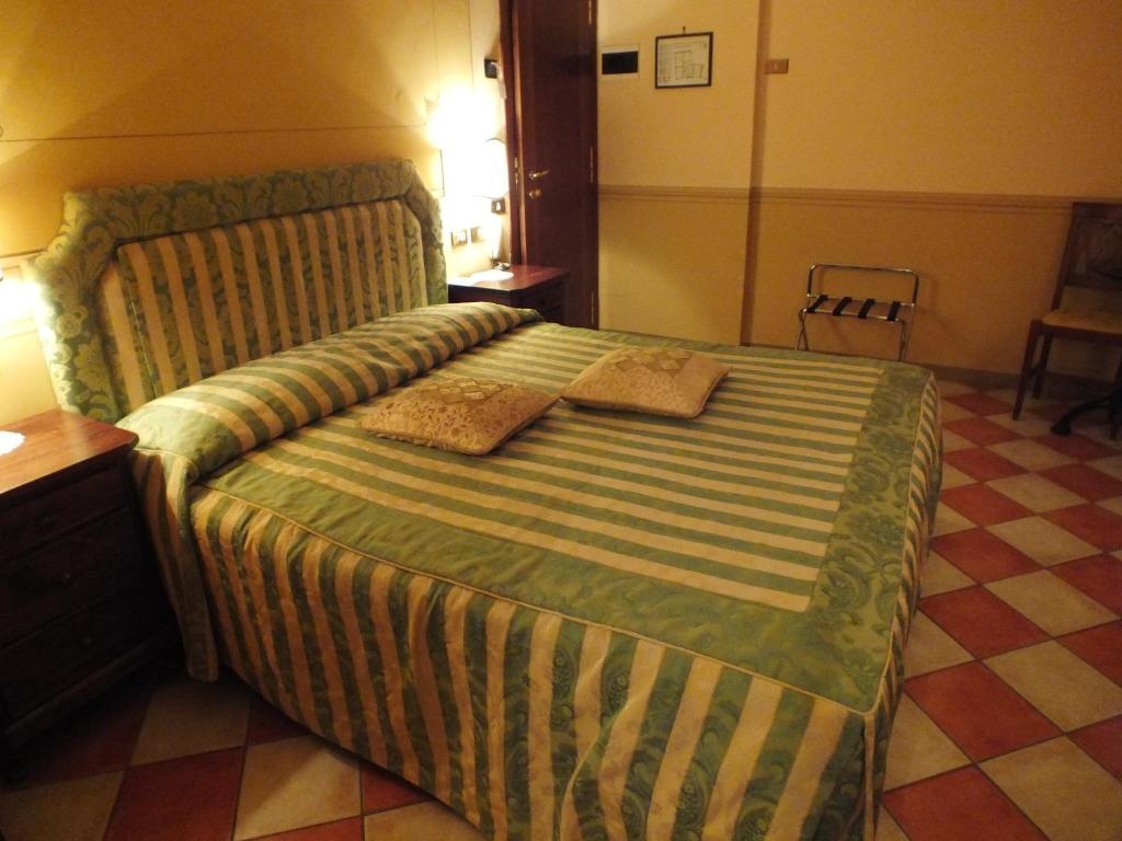La Contrada Dei Monti Hotel Orta San Giulio Luaran gambar
